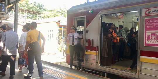 Kisah Petugas Stasiun Harus Jalankan Tugas Saat Pilpres 2019