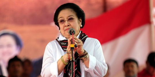 Nyoblos di Kebagusan, Megawati, Puan dan Prananda Kompak Pakai Baju Putih