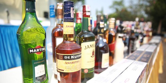 Mabuk, 4 Anggota KPPS Digelandang ke Kantor Polisi