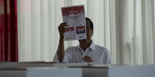 Jokowi Kalah Telak di TPS Presiden PKS Sohibul Iman