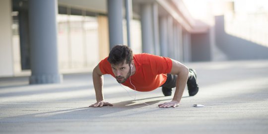 8 Manfaat Push Up Bagi Tubuh Tingkatkan Pertumbuhan Otot Hingga Cegah Cedera Merdeka Com