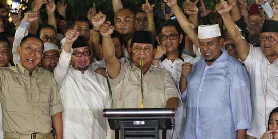 Sandiaga Akhirnya Dampingi Prabowo Subianto Berpidato