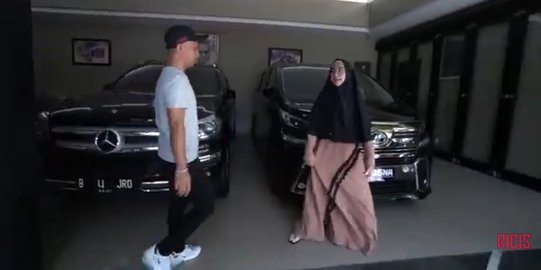 Ria Ricis Terkejut Lihat Garasi Mobil Mewah Berharga Miliaran Milik Ajik Krisna