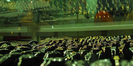 Harga Emas Hari ini Dibuka Bertahan di Rp 656.000 per Gram