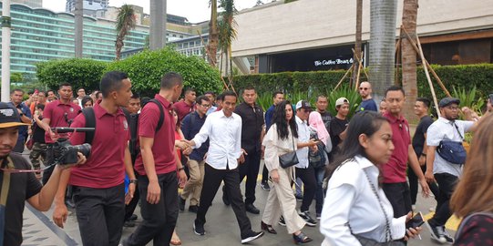 Nama Jokowi Menggema di Lorong Stasiun MRT Bundaran HI