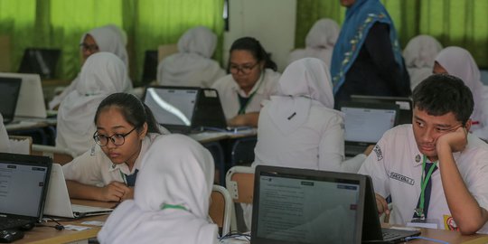 Siswa SMP se-Jakarta Ikuti Ujian Nasional Berbasis Komputer