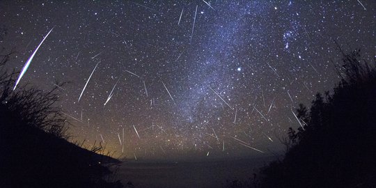Hujan Meteor Lyrid Akan Hiasi Langit, Ini Tanggalnya dan Cara Lihatnya!