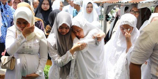 Bupati Asahan Dimakamkan di Medan, Satu Liang dengan Ibunya