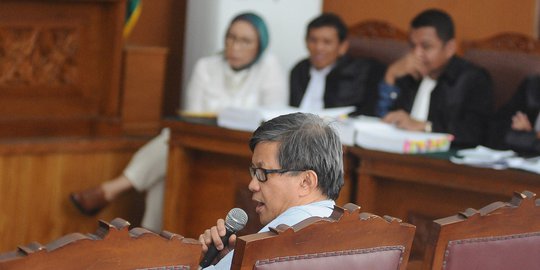 ratna sebagai aktivis demokrasi rev1