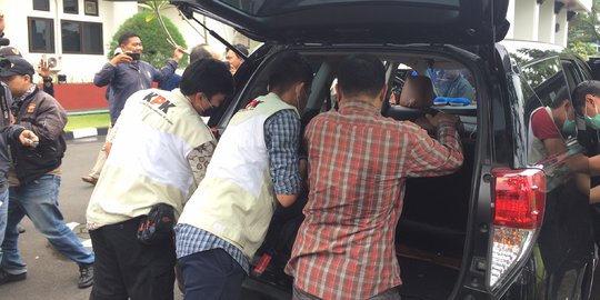 Sekda dan Kadis PUPR Dibawa KPK Usai Geledah Kantor Wali Kota Tasikmalaya