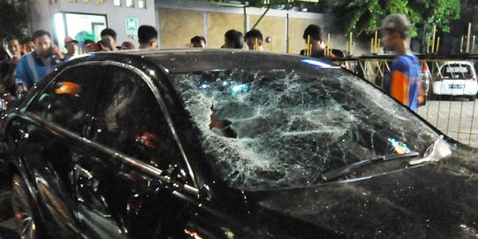 Mobil Camry Tabrak Belasan Orang di Tendean hingga Saharjo Bodong