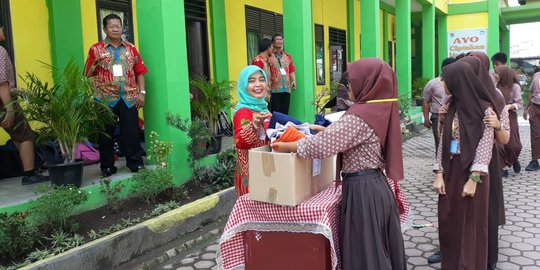 UNBK Berakhir, Siswa SMPN 7 Medan Dijemput dan Sumbangkan Seragam