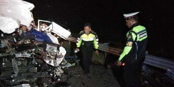Mobil Rombongan Mahasiswa Universitas Hasyim Ashari Kecelakaan di Tol, 5 Orang Tewas