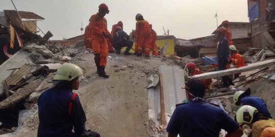 Rumah Ambruk di Johar Baru, 3 Orang Tewas