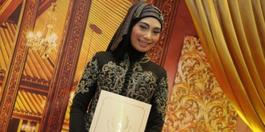 Menikah di Usia 44 Tahun, Begini Potret Pernikahan Inka Christie