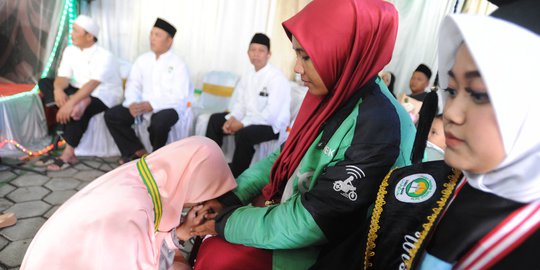 Keharuan Ibu Ojek Online saat Anaknya Lulus Sebagai Tahfidz Qur'an