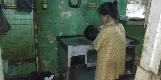 Perjuangan Anak Selamatkan Ibu yang Tenggelam Akibat Banjir di Bidara Cina