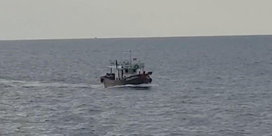 Kapal Perikanan Malaysia Ditangkap Kapal Pengawas Perikanan KKP