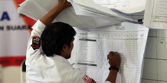Tim Jokowi Tak Setuju Usul Sandiaga Hentikan Sementara Perhitungan Suara