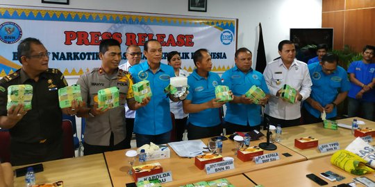 BNN Ringkus 3 Kurir Sabu 52 Kg Transaksi di Tengah Laut Malaka