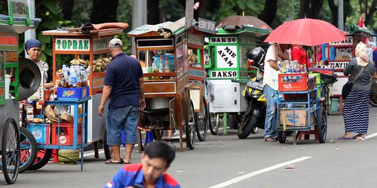 Berkah Pedang Kaki Lima di Hari Buruh