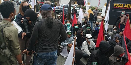 Polisi Sebut Penyusup Demo Buruh di Surabaya Kelompok Anarko, 2 Provokator Ditangkap