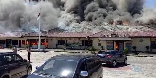 Mapolres Lampung Selatan Terbakar