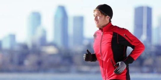Benarkah Olahraga Menggunakan Jaket Bisa Buat Bobot Tubuh Susut Lebih Cepat?
