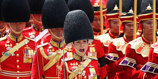 deretan pengawal cantik para pemimpin negara di dunia, ada juga dari tni