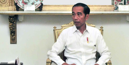 Jokowi Minta Menteri Jaga Ketersediaan Barang Pokok dan Stok BBM