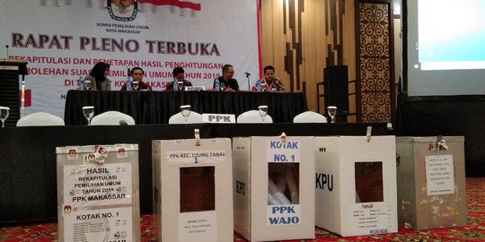 KPU Makassar Gelar Pleno Rekapitulasi Suara, Dimulai dari 5 Kecamatan