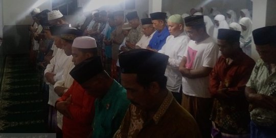 Hari Ini, Jemaah Naqshabandiyah di Padang Mulai Berpuasa
