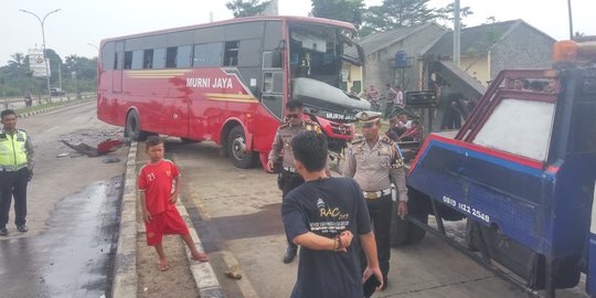 Ban Belakang Mobil Bunyi Tek Tek