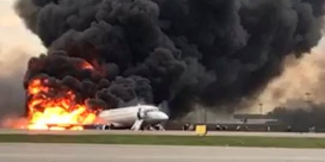 Pesawat Maskapai Aeroflot Terbakar di Bandara Sheremetyevo, 41 Orang Tewas