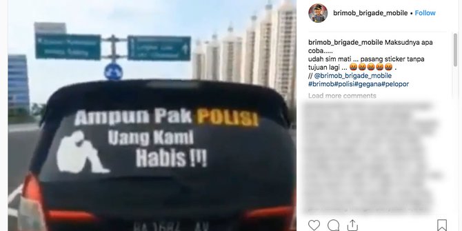 Polisi Hentikan Mobil yang Memasang Stiker 'Ampun Pak Polisi Uang Kami Habis'