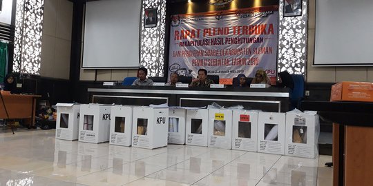 Sempat Terlambat, Ini Hasil Akhir Rekapitulasi KPU Surabaya di Pemilu 2019