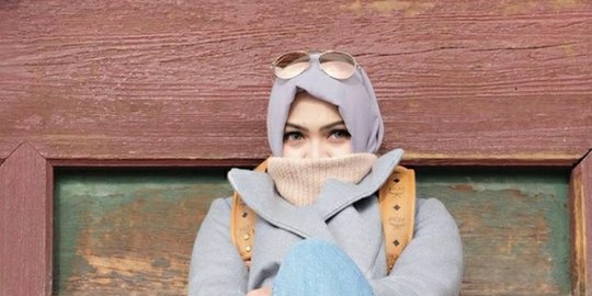 Unggah Foto Mengenakan Hijab, Rina Nose Didoakan Warganet Kembali Berhijab