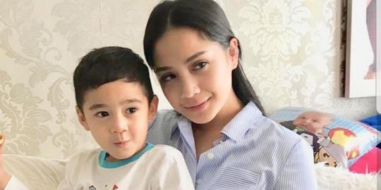 Nagita Slavina Mulai Ajarkan Rafathar Puasa di Bulan Ramadan Tahun Ini