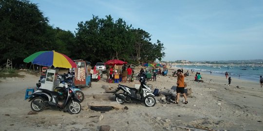 Pantai Kelan Bali, Tempat Asyik Ngabuburit Sambil Lihat Pesawat Hilir Mudik