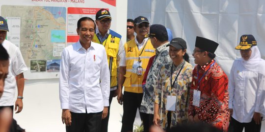 Jokowi Bakal Perpanjang Landasan Pacu Bandara Abdul Rachman Saleh Malang