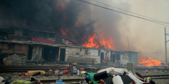 Warga Kampung Bandan Mengungsi Usai Kebakaran, Anies Dikritik Soal Rusunawa