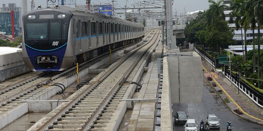 Tarif Normal Tak Surutkan Minat Warga DKI Naik MRT