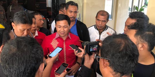 Ketua Fraksi PDIP Bali Dihajar Anggotanya Sendiri di Ruang Paripurna