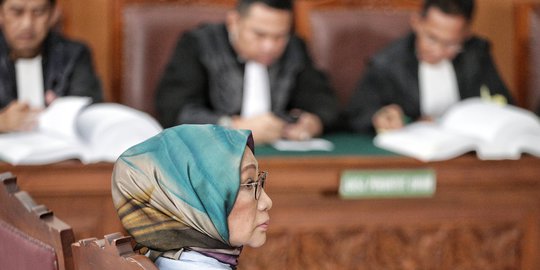 Jawaban Berubah-ubah, Ratna Sarumpaet Disemprot Hakim