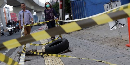 Hati-Hati, Penutup Trotoar di Jalan RS Fatmawati Rusak