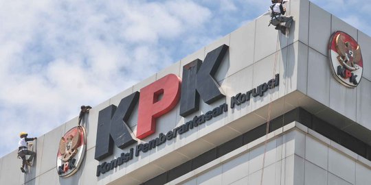 KPK Geledah Rumah Kontraktor Terkait Kasus Suap Proyek Jalan Bengkalis