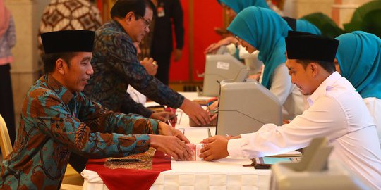 Presiden Jokowi Serahkan Zakat Mal di Istana Negara