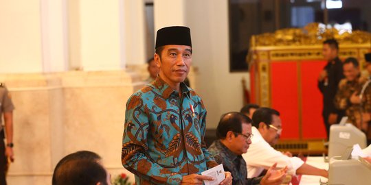 Disambut Salawat, Jokowi Buka Puasa Bersama TNI dan Polri di Lapangan Monas