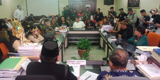 Protes Gamelan Disita, Seniman Ludruk Geruduk Gedung DPRD Surabaya