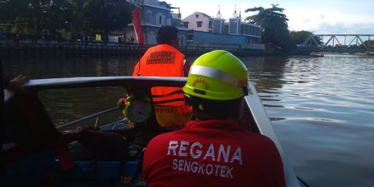 Mencoba Ambil Sandal yang Hanyut di Sungai, Robby Tenggelam Terseret Arus